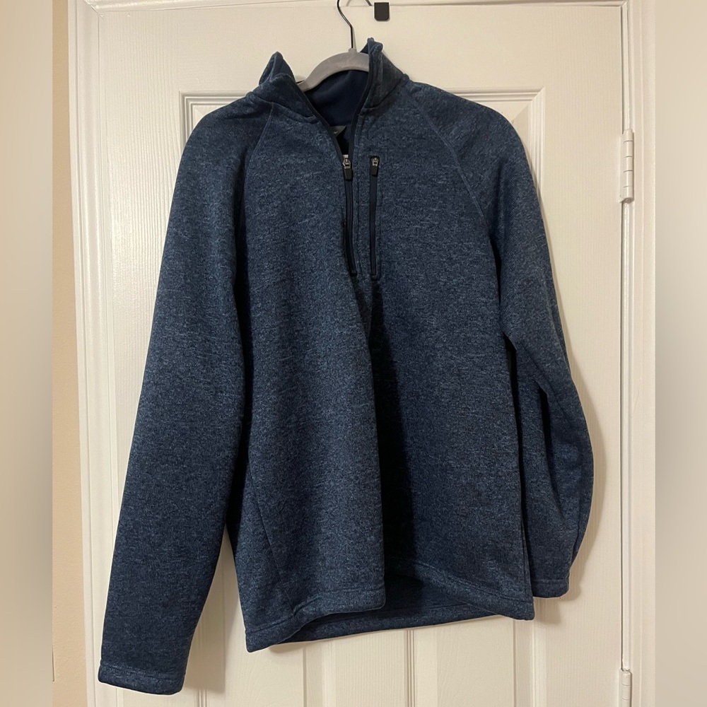 Eddie Bauer Pullover.